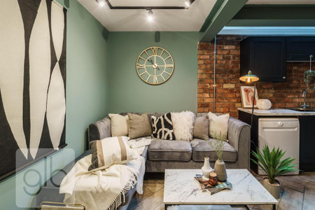 1 bedroom in a house share to rent - Photo 4