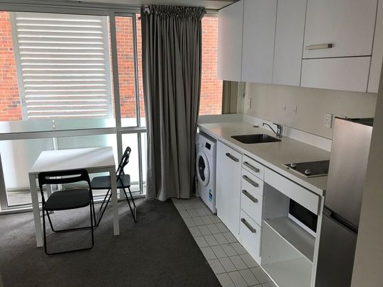 Central Auckland Chic 1BR Apt with Balconies - Photo 1