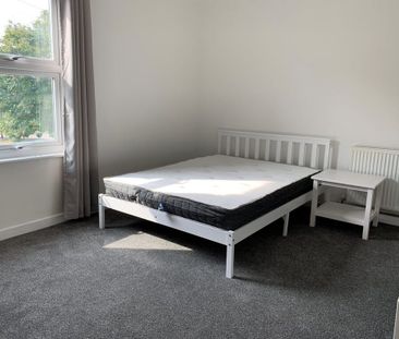 2 Bed Student Accommodation - Photo 2