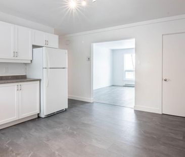 Immeuble - 475 7e Avenue 4 1/2 à Louer - Photo 1