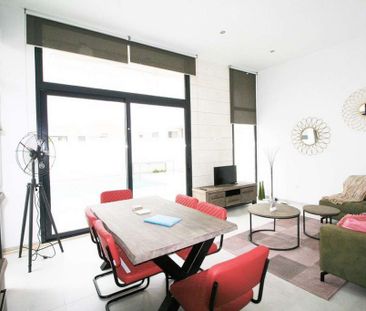 Luxury Villa for rent in Pilar de la Horadada, Valencia - Photo 6