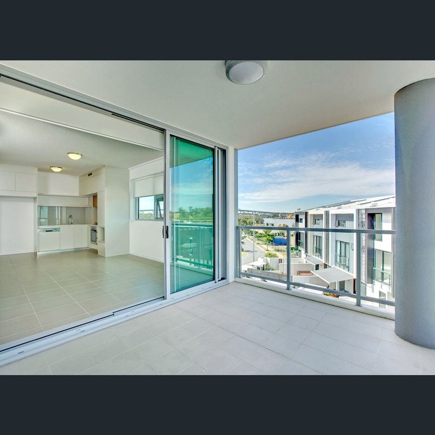 2303/118 Parkside Circuit, Hamilton, Qld 4007 - Photo 1