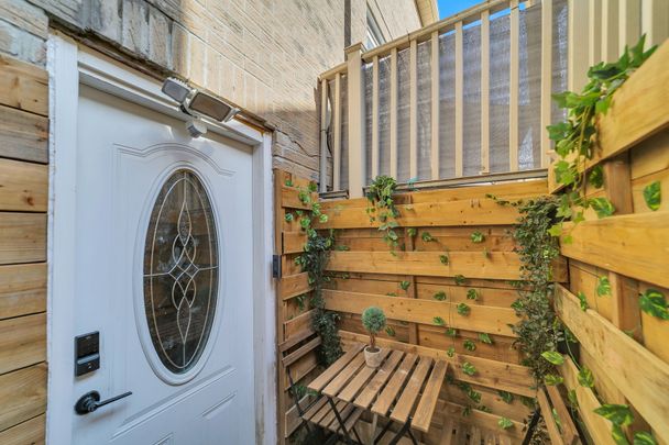 For Lease - 195 John Bowser Crescent, Newmarket, Ontario - Photo 1