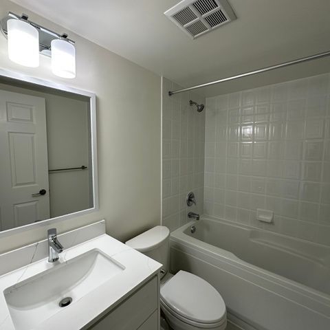 For Lease - 8 Hillcrest Avenue Unit# 1005, Toronto, Ontario - Photo 1