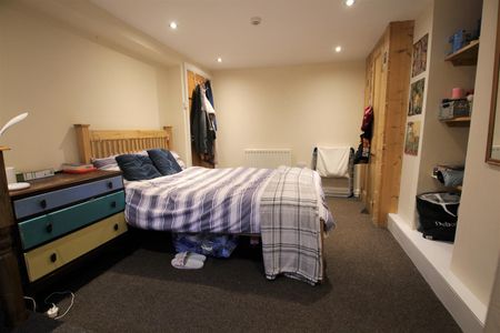 Cliff Mount, Woodhouse, LS6 2HP, Leeds - Photo 3