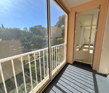 Location Appartement 4 pièces 67m² CASSIS 13260 - Photo 2