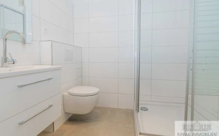 Helle 2-Zimmer-Wohnung mit Balkon – in Düsseldorf-Friedrichstadt - Photo 3