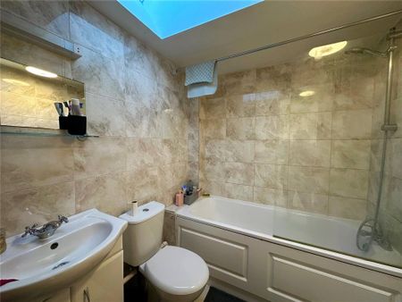 2 bedroom apartment to rent - Photo 2