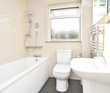 4 bedroom semi-detached house to rent - Photo 6