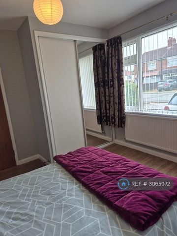 1 bedroom in a house share to rent - Photo 5