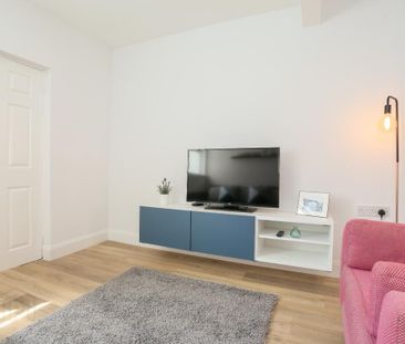 44 Runnymede Parade, Belfast, BT12 6NF - Photo 1