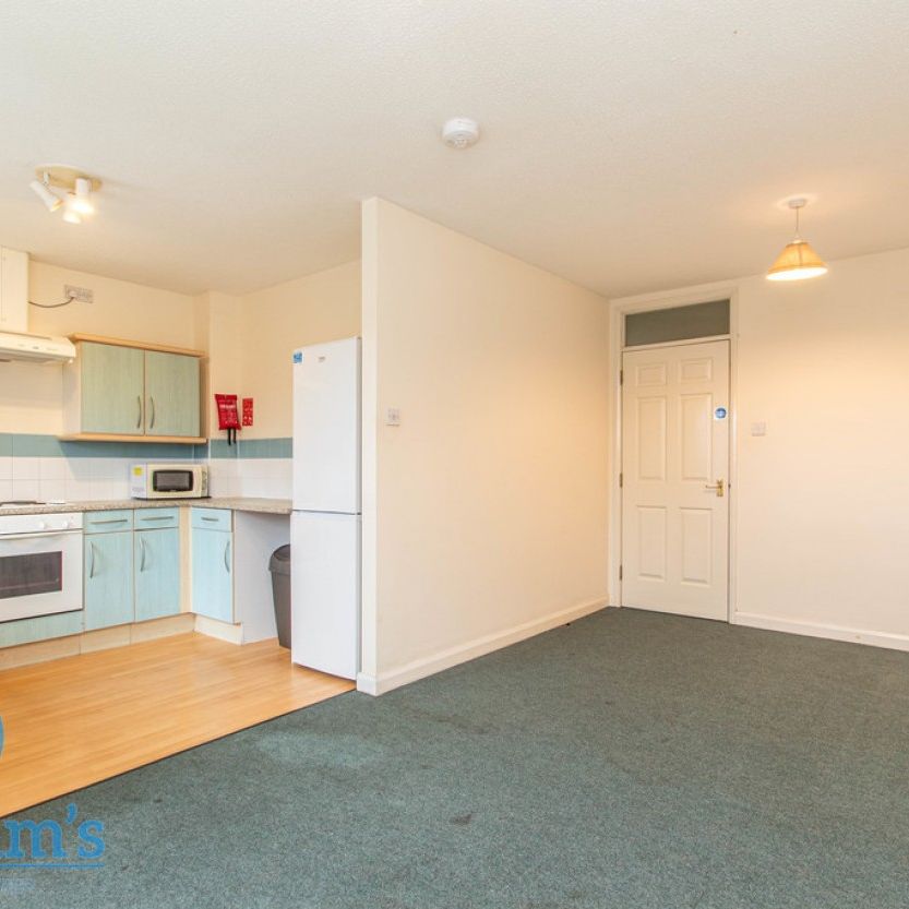 2 bed Apartment for Rent - Photo 1