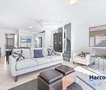 Convenient & Contemporary Townhouse! - Photo 3