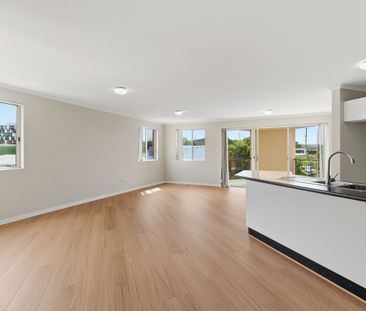 Premium Three-Bedroom Living Beside Gosford's New University! - Photo 1