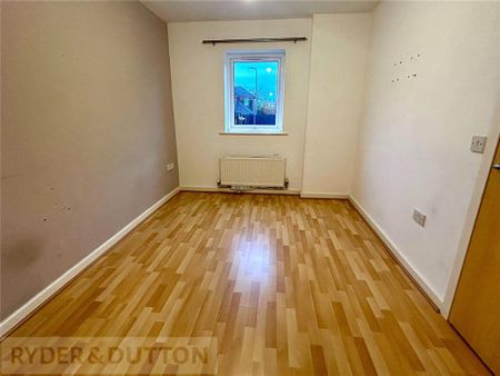 4 bedroom end of terrace house to rent - Photo 5