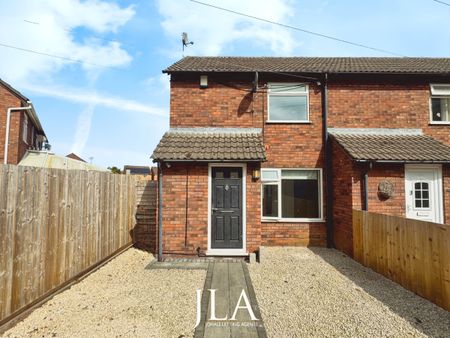 2 bed terraced house to rent in Welham Walk, Leicester, LE4 - Photo 4