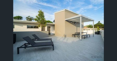 Available 12 December! - Photo 3