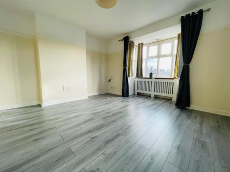 1 Bed Flat - Photo 5