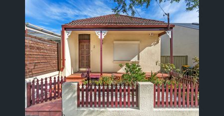 Generously proportioned family home - Photo 5