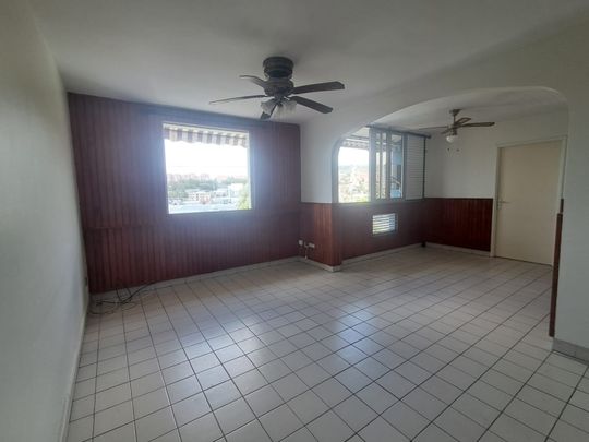 APPARTEMENT F4 - 101 m2 - FORT-DE-FRANCE - Photo 1