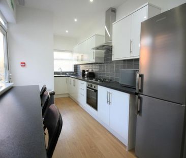 5 bedroom terraced house to rent - Photo 4