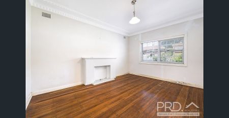 VERY NICE FAMILY HOME IN THE HEART OF BEVERLY HILLS CLOSE TO TRAIN STATION - Photo 5