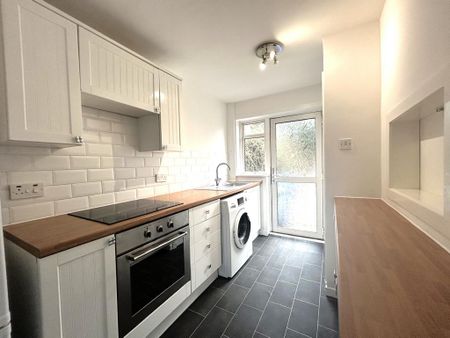 2 bedroom terraced house to rent - Photo 4