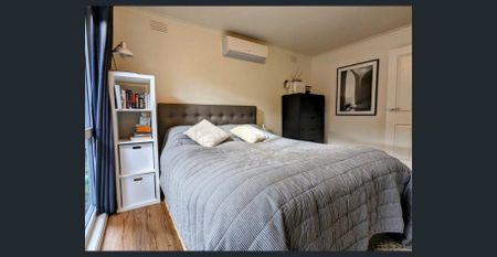 MODERN AND SPACIOUS - Photo 4