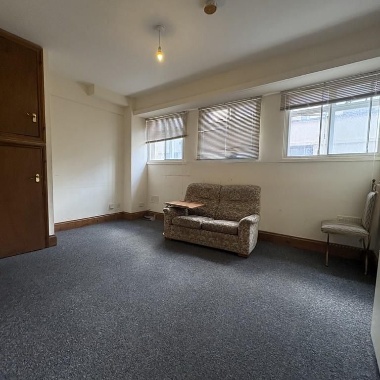 2 bedroom flat to rent - Photo 1