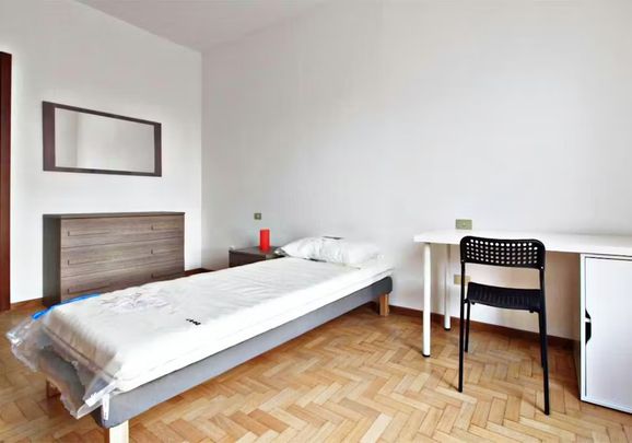 Via Sapri, Milan, Lombardy 20156 - Photo 1