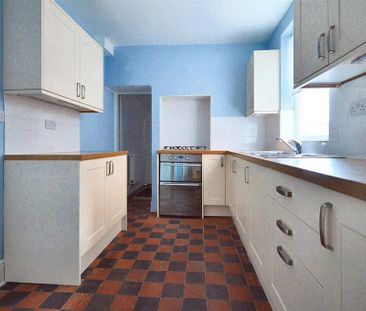 2 bedroom terraced house to rent - Photo 4