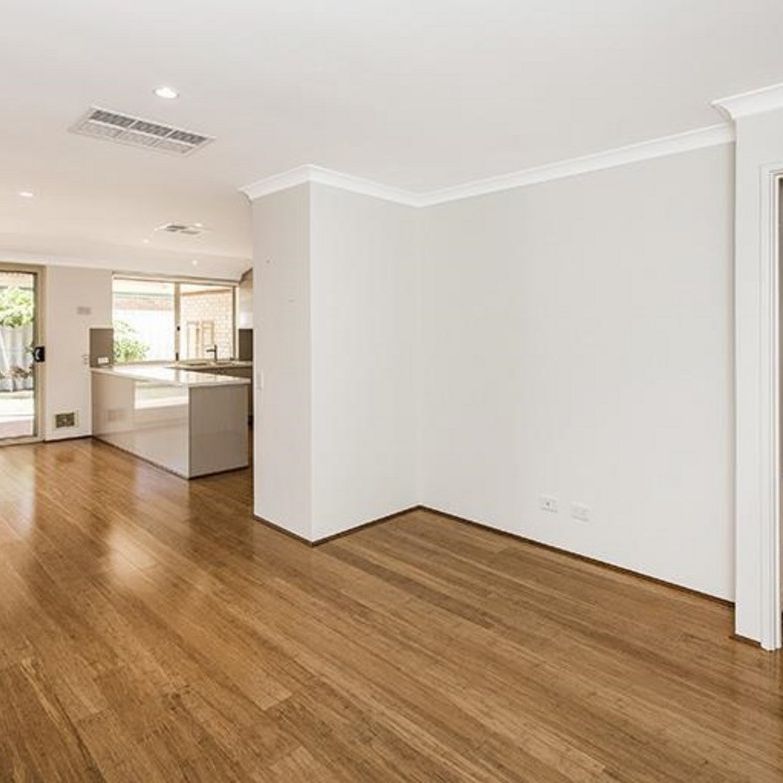 Blue Ribbon Residence - Photo 1