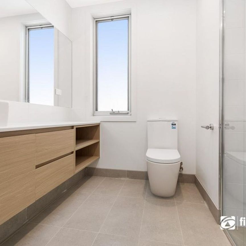 Simply The Best! - Photo 1