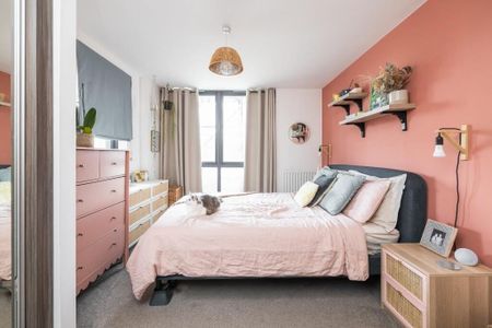 2 Bed Flat, Paintworks, BS4 - Photo 2