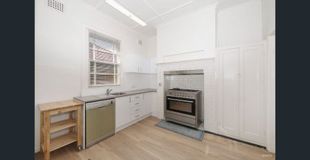 CLASSIC BRICK BEAUTY IN A CENTRAL MAITLAND LOCATION - Photo 4