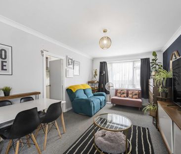 2 bedroom ground floor flat to rent - Photo 2