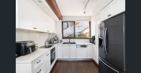 Waterfront Luxury with Panoramic River Views - Photo 4