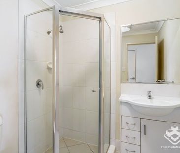 3 bed Townhouse, Garage & Carport - Photo 3