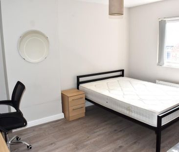 5 bedroom terraced house to rent - Photo 3