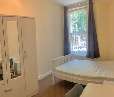 12 Bedroom Student Home – Llanbleddian Gardens - Photo 5