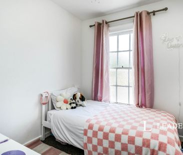3 bedroom apartment to rent High Street, Deanshanger, MK19 6HR - Photo 2