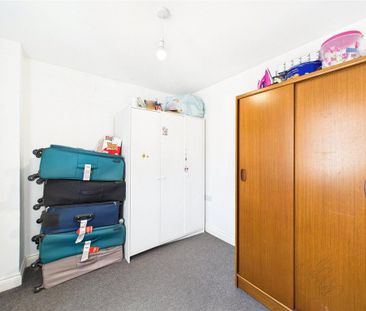 4 bedroom terraced house to rent - Photo 2