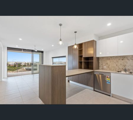 37/19 Shine Court, Birtinya, Qld 4575 - Photo 5