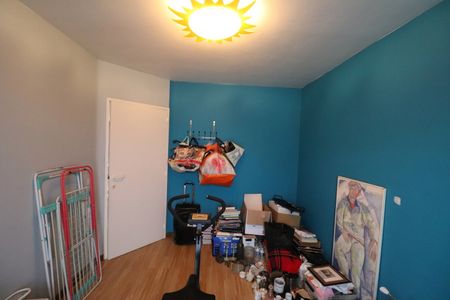 Een recent appartement op de eerste verdieping met ruim terras en garageplaats. - Foto 4