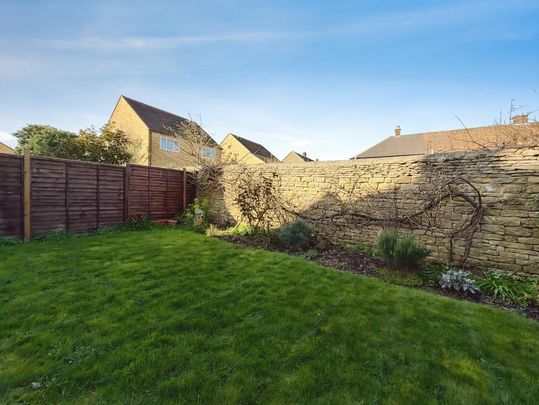 3 bedroom semi-detached house to rent - Photo 1