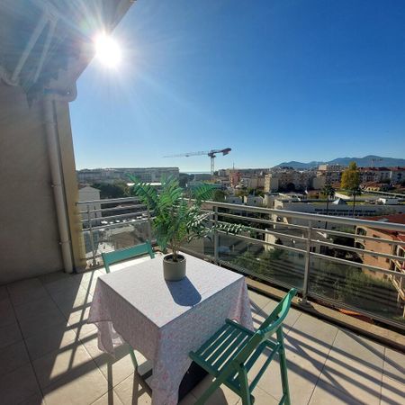 location Appartement T4 DE 73.27m² À CANNES - Photo 3