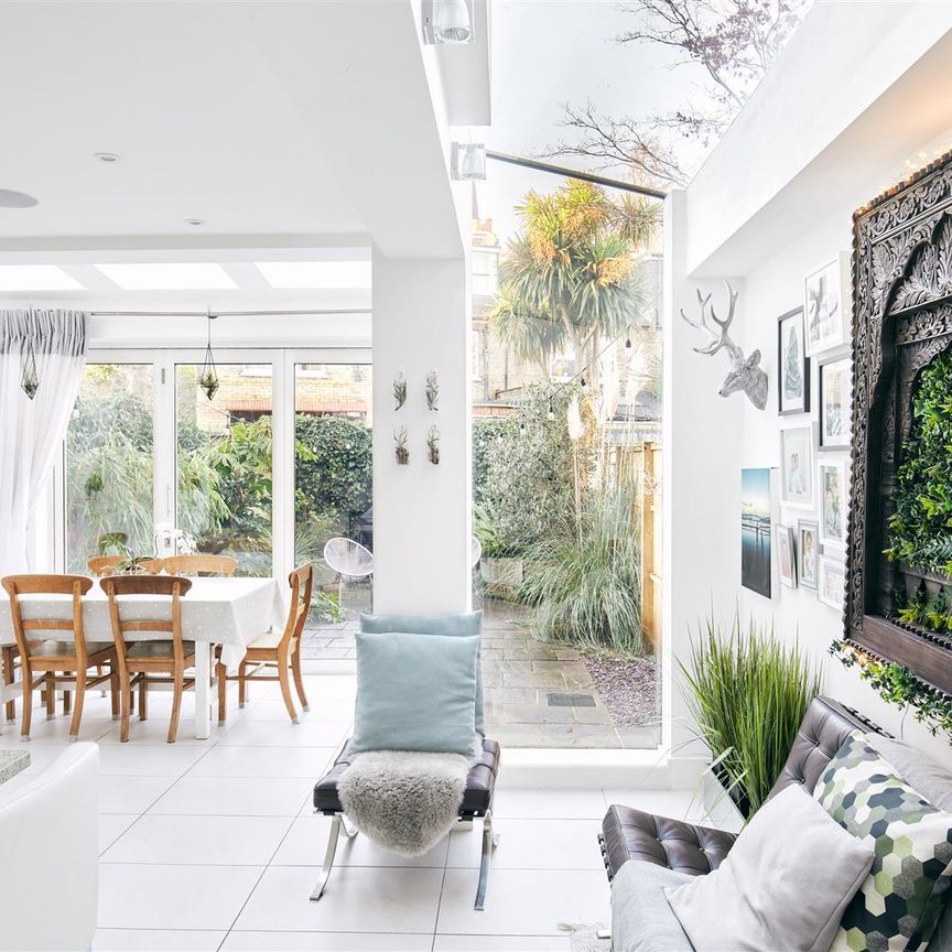 Riverview Road, W4, London - Photo 1