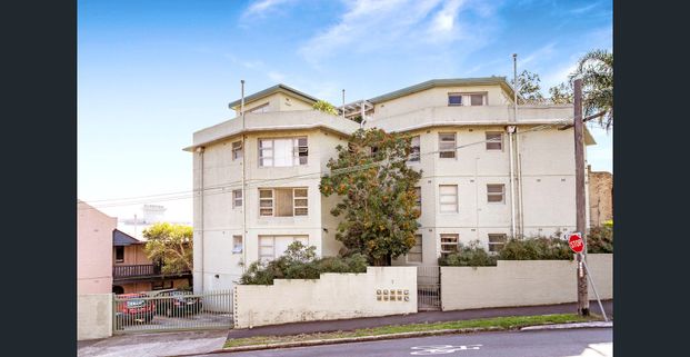 Ground floor apartment just moments from Balmain Village - Photo 1
