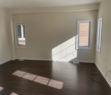 For Lease - 127 Hawkins Street, Georgina, Ontario - Photo 3