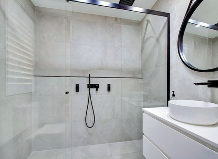 RENOVATED FOUR BEDROOM HOME + GRANNY FLAT - Photo 2